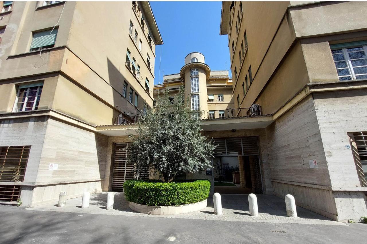 4Bnb - Chinotto Spacious Apartment ローマ エクステリア 写真