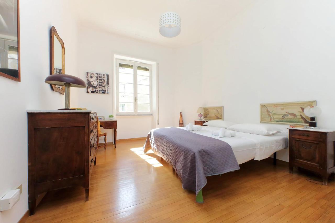 4Bnb - Chinotto Spacious Apartment ローマ エクステリア 写真