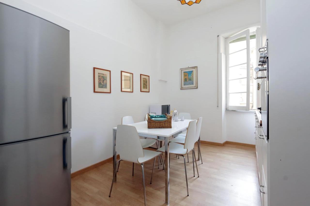 4Bnb - Chinotto Spacious Apartment ローマ エクステリア 写真