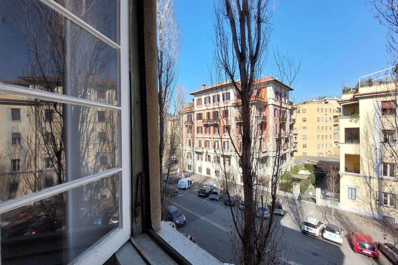 4Bnb - Chinotto Spacious Apartment ローマ エクステリア 写真